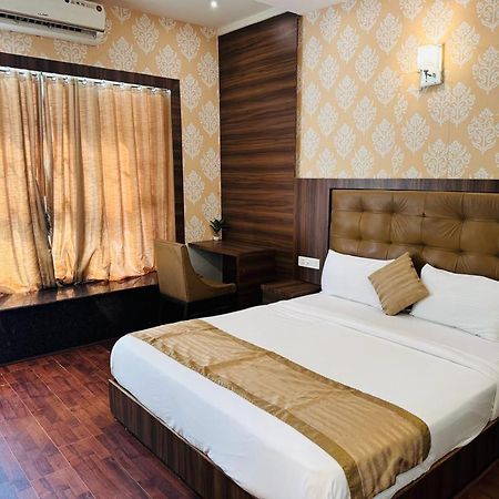 Hotel Bkc Mannat Mumbai Exteriör bild