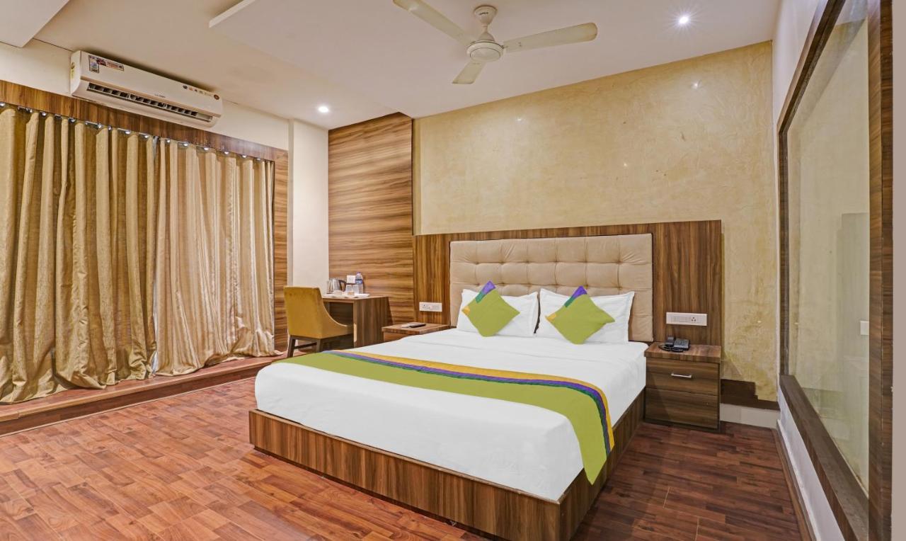 Hotel Bkc Mannat Mumbai Exteriör bild