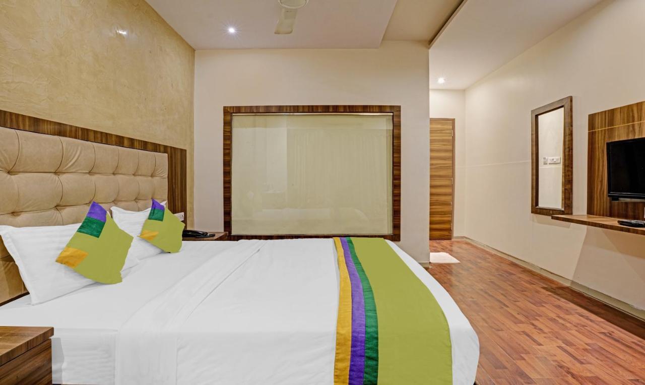 Hotel Bkc Mannat Mumbai Exteriör bild