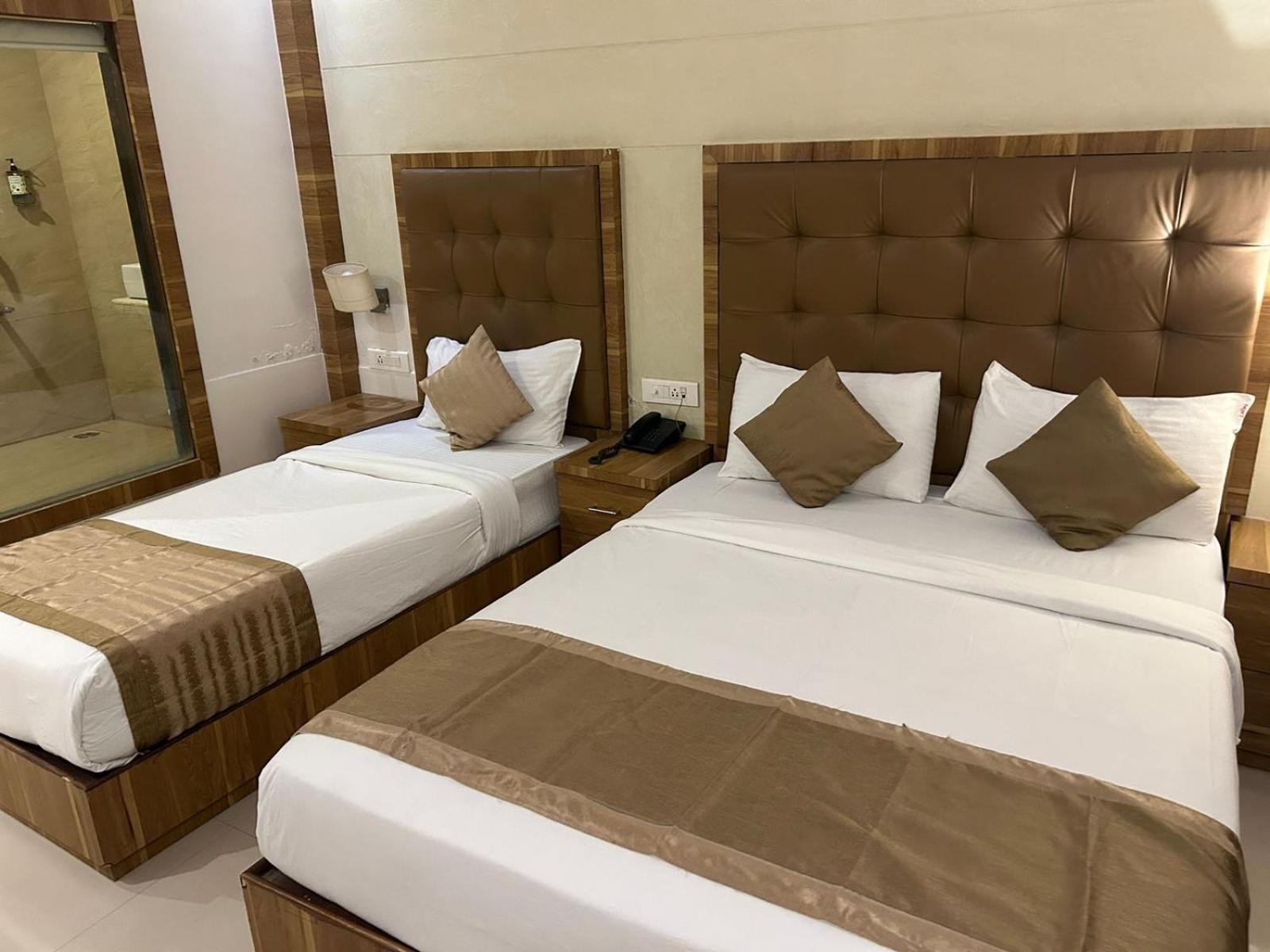 Hotel Bkc Mannat Mumbai Exteriör bild