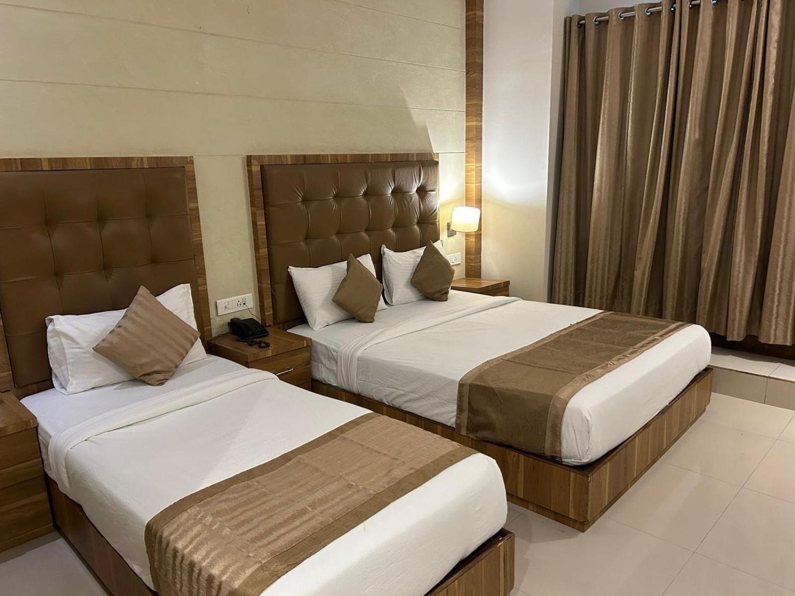 Hotel Bkc Mannat Mumbai Exteriör bild