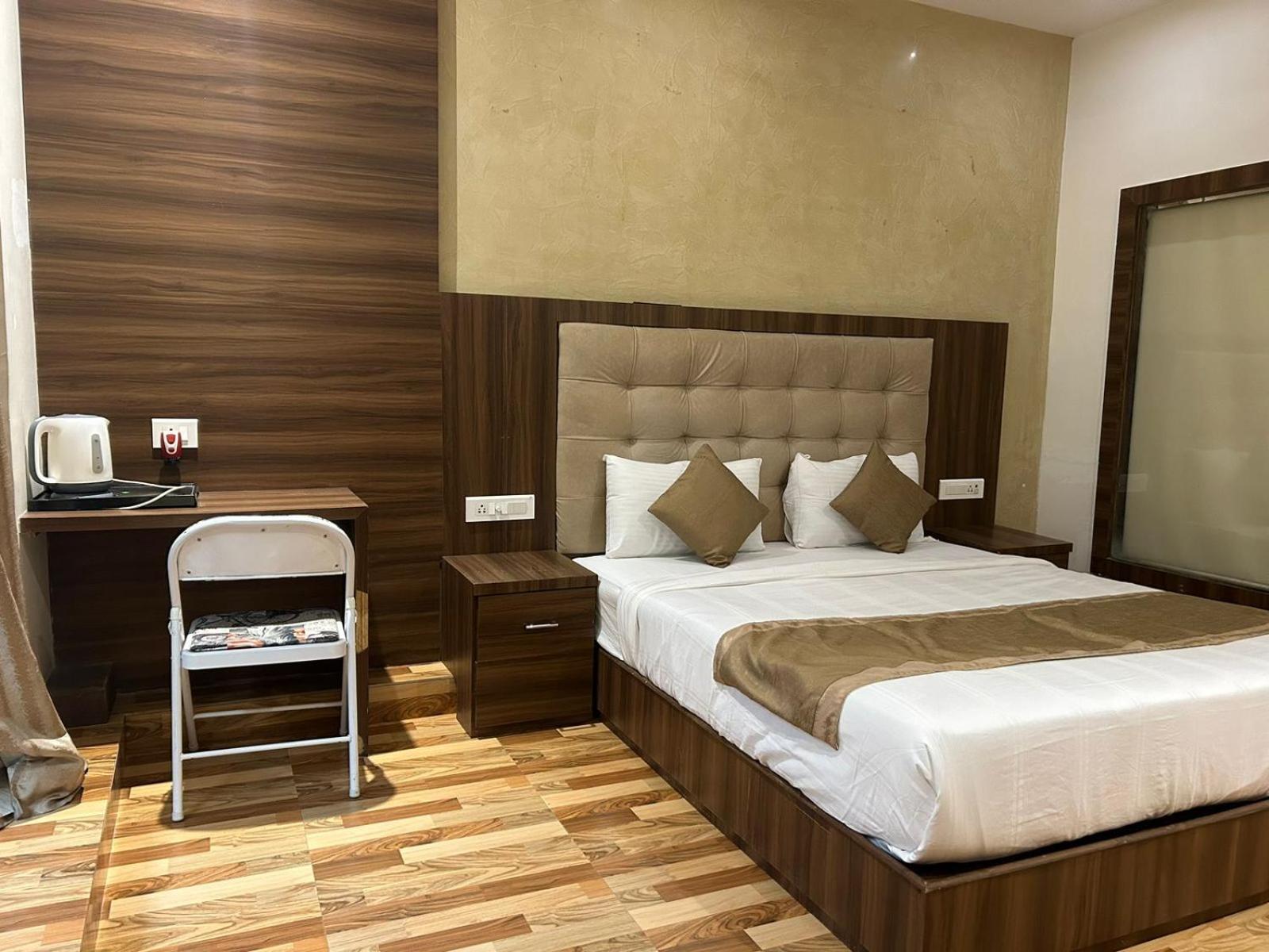 Hotel Bkc Mannat Mumbai Exteriör bild