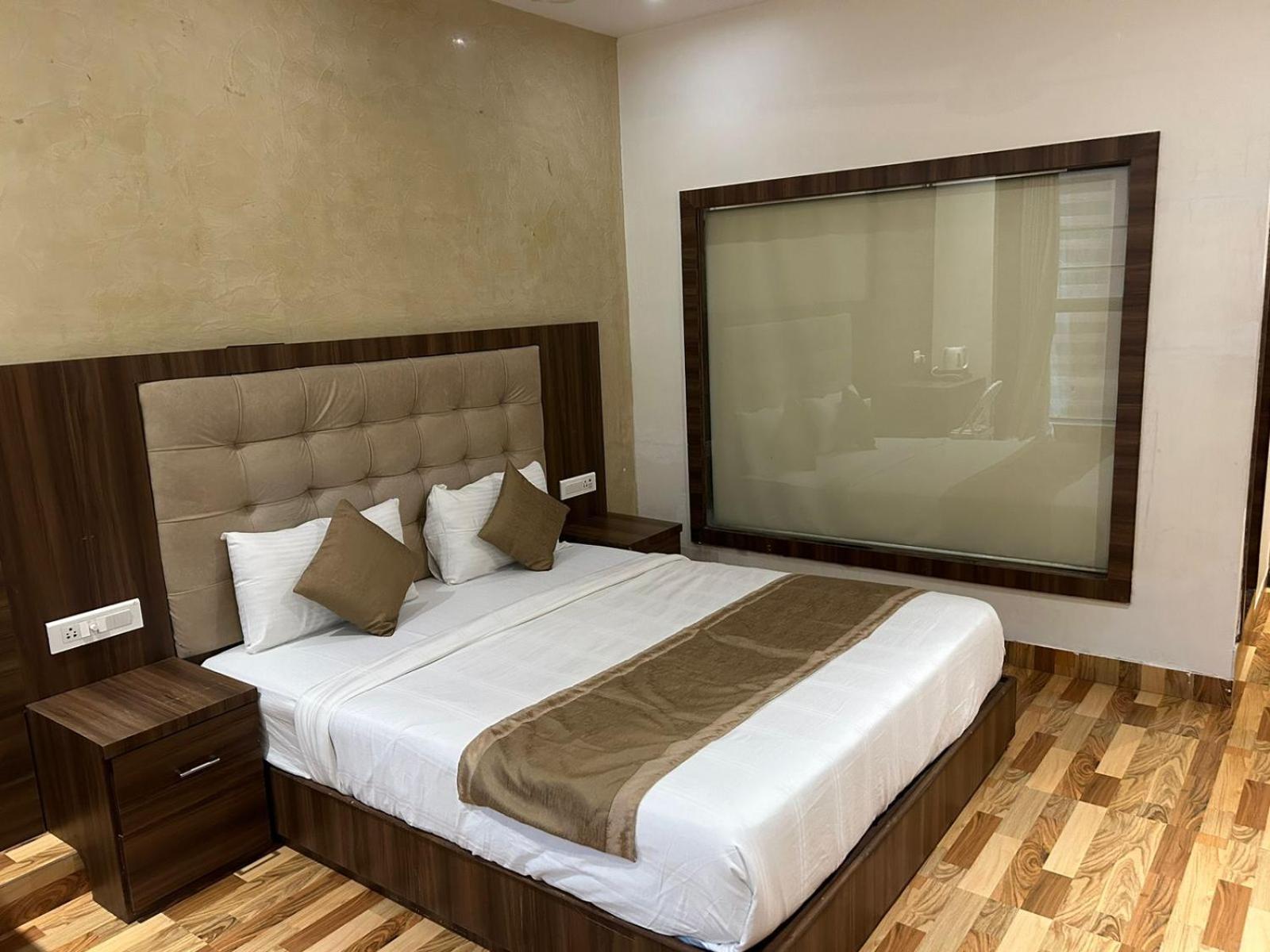 Hotel Bkc Mannat Mumbai Exteriör bild