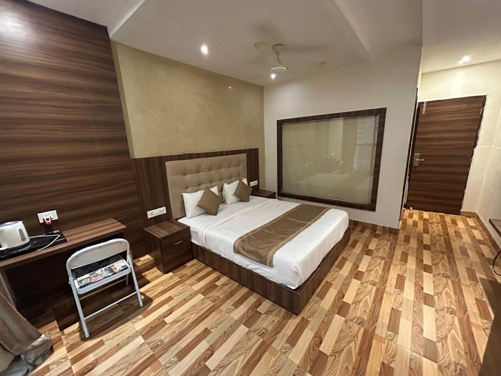 Hotel Bkc Mannat Mumbai Exteriör bild