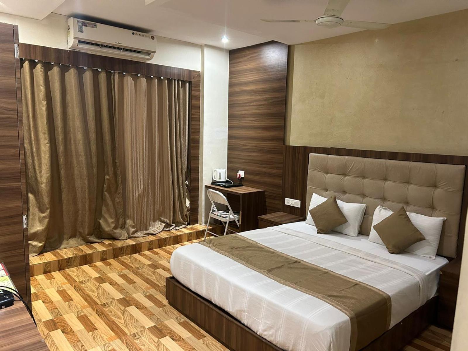 Hotel Bkc Mannat Mumbai Exteriör bild