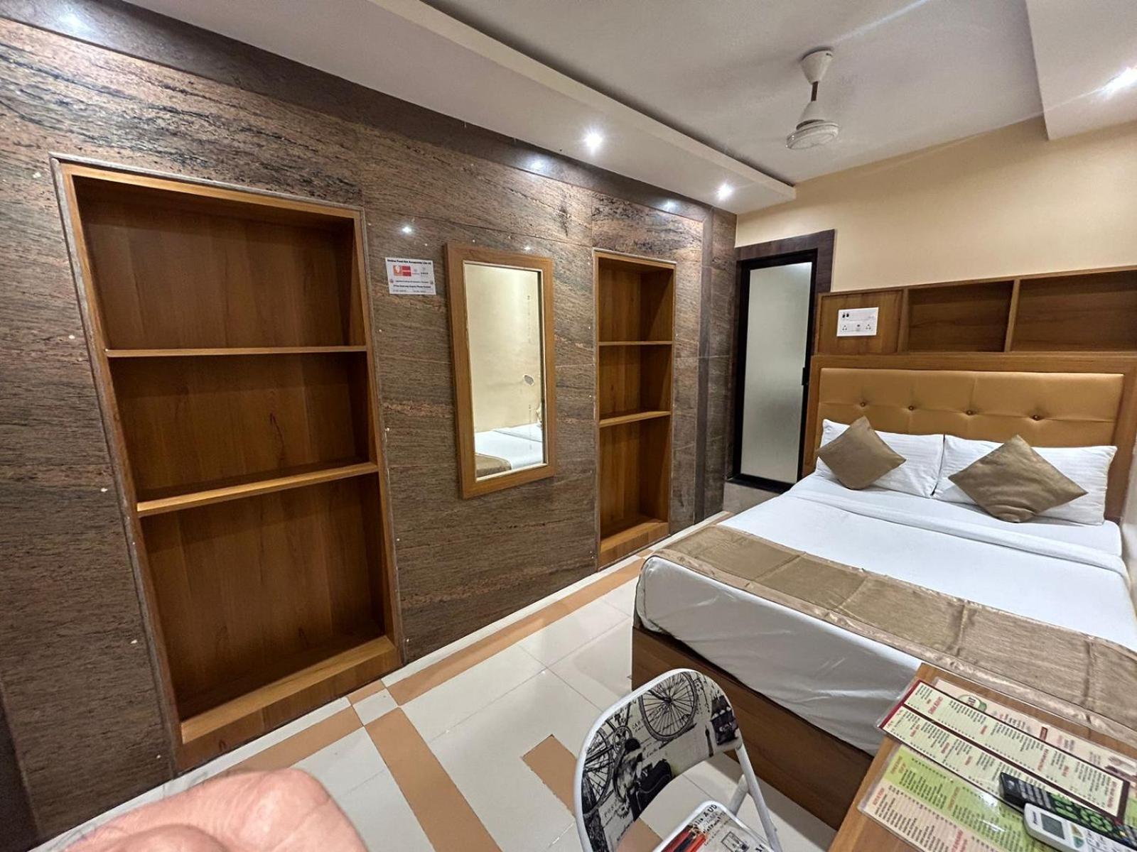 Hotel Bkc Mannat Mumbai Exteriör bild