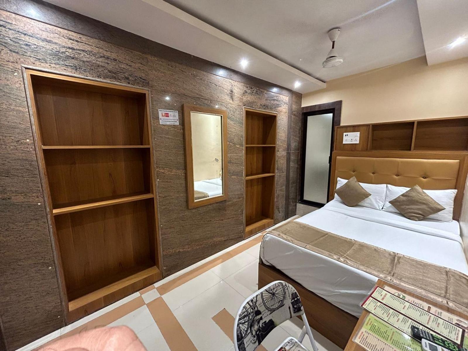 Hotel Bkc Mannat Mumbai Exteriör bild