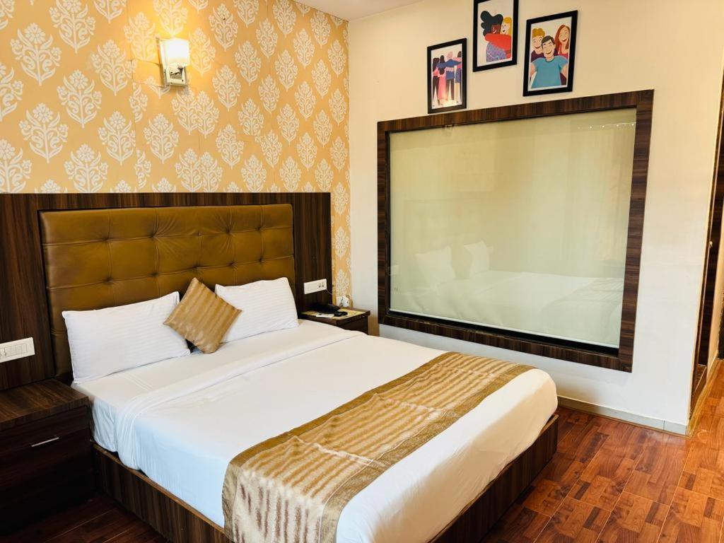Hotel Bkc Mannat Mumbai Exteriör bild